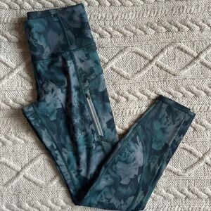 Athleta Rainer Fleece Lined Tights, Teal Floral Camo, Size XS